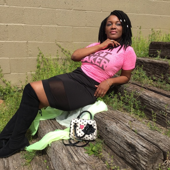 Meet your Posher, Alidi - Picture 2 of 2